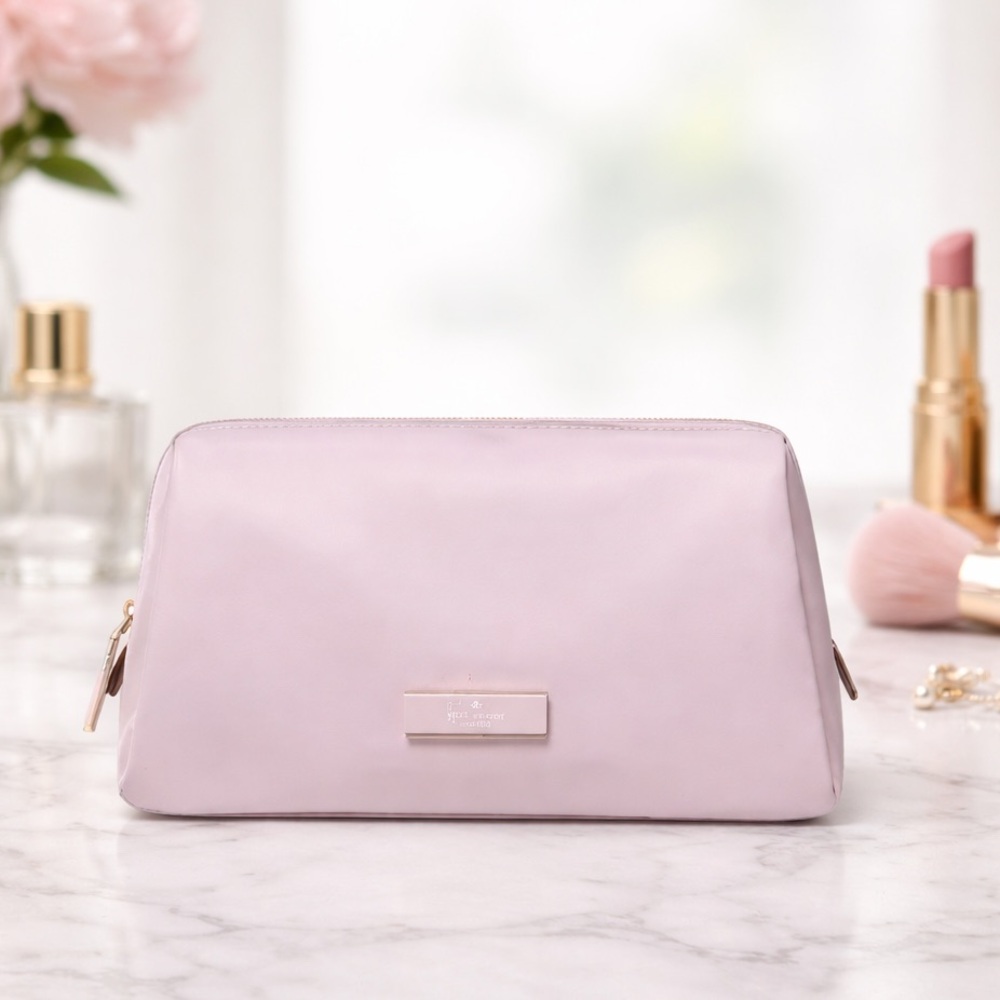Kate Spade New York
CARTER NYLON COSMETIC POUCH